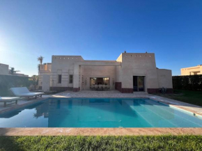 Luxueuse villa contemporaine KIMANU à 20 min de Marrakech
